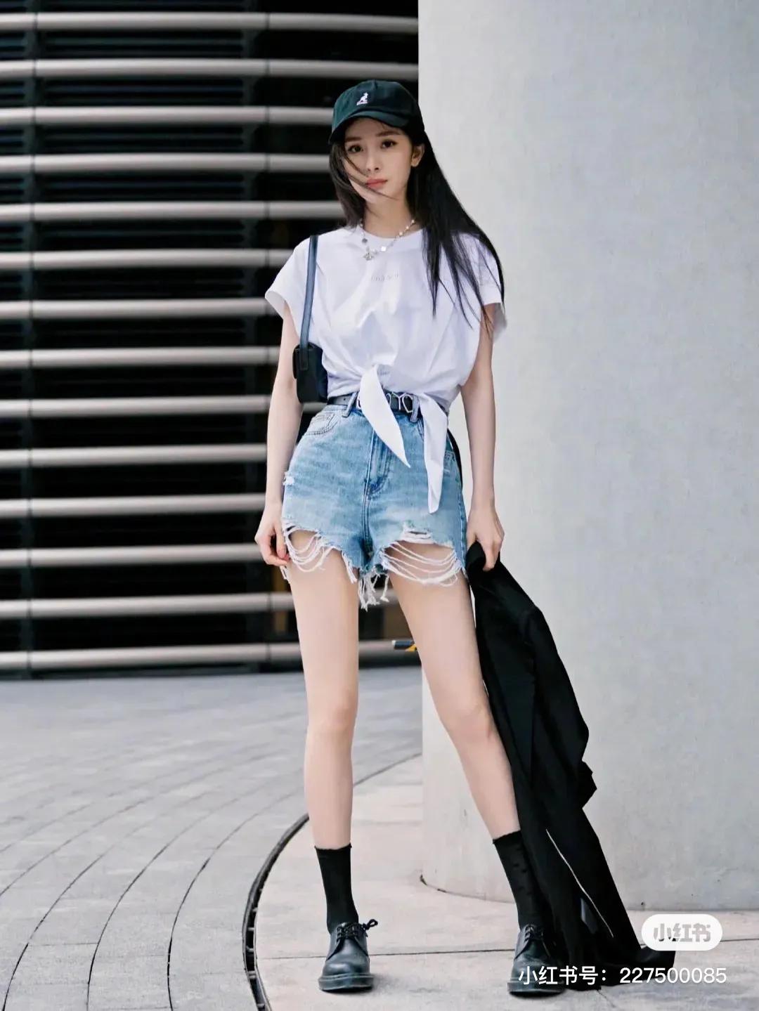 私服穿搭很前端的杨幂