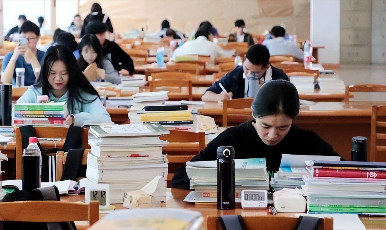 模拟成绩与高考成绩，彼此间究竟有多大差距？看班主任怎么说