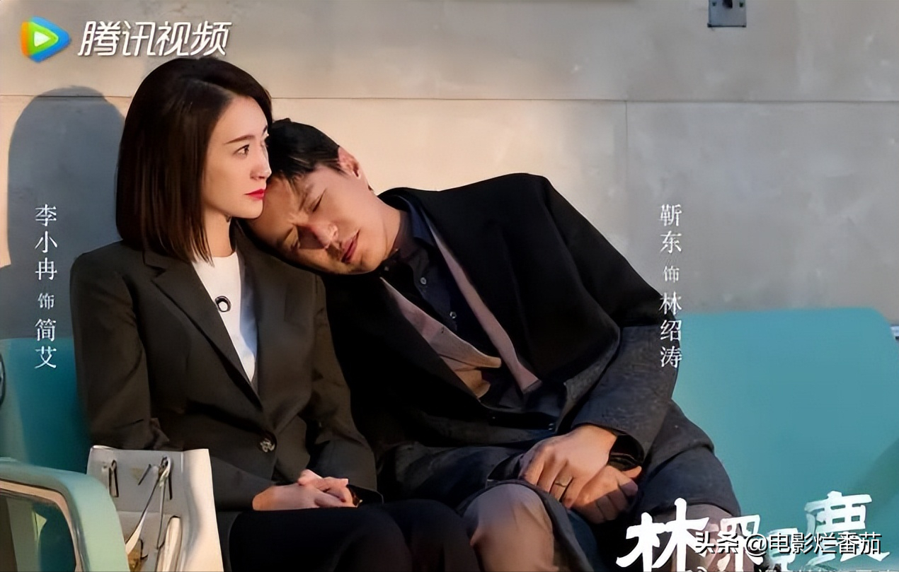 首播当晚，双卫视冠亚军，霸总靳东和“作女”李小冉的CP配一脸