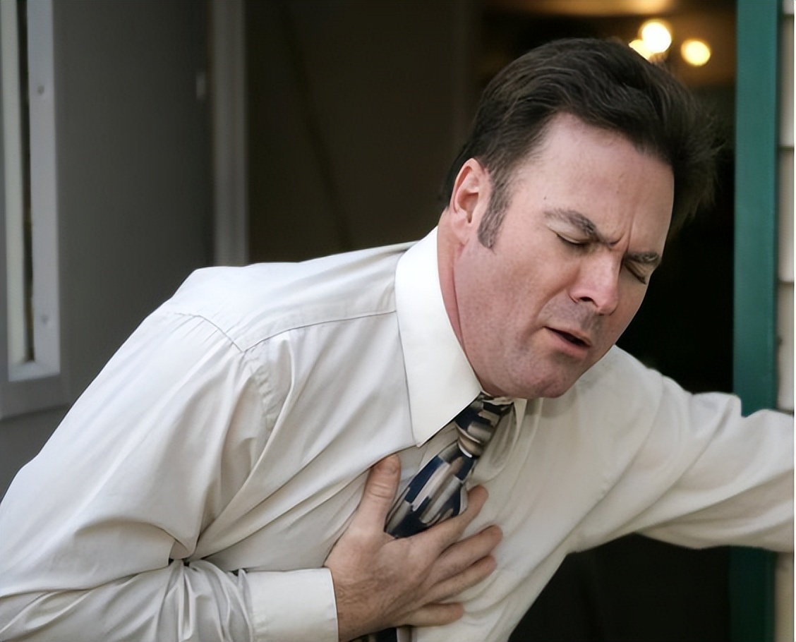 为什么胸口会"刺痛"几秒?是心脏病吗?医生科普