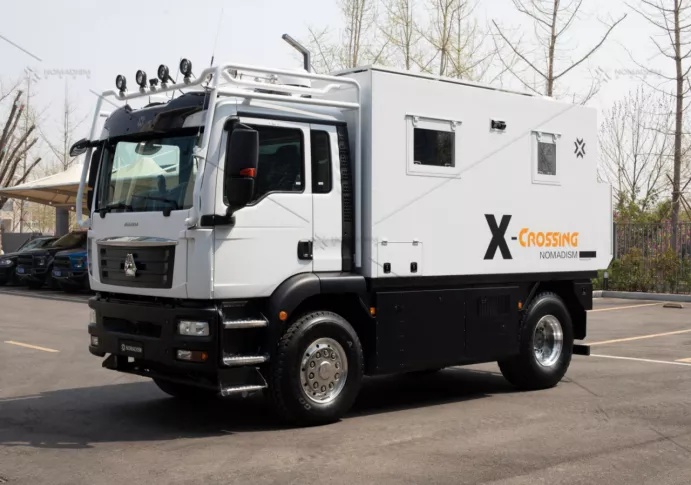 国产底盘改装C本蓝牌的越野房车，你会pick哪一辆？（上）