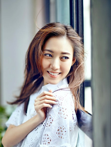 长得像高圆圆，别的中年女演员无戏可演，39岁的她演啥爆啥