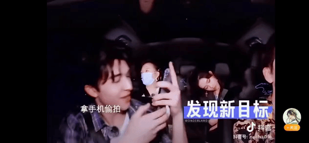 恋与偶像第二季在线观看(不是恋综也有cp磕？笨蛋美女和年下奶狗，尹浩宇孟子义甜疯了？)