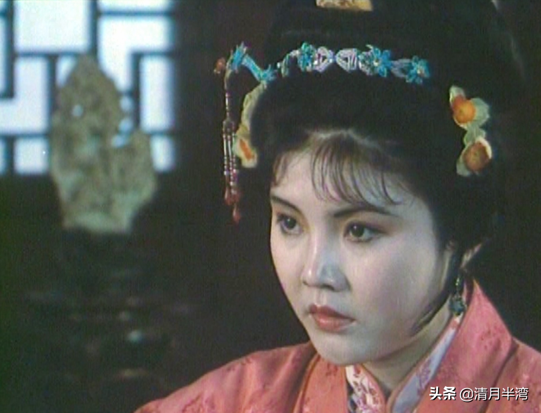 北影版《红楼梦》40位美人集锦，耐看不撞脸，打酱油的都惊鸿一瞥