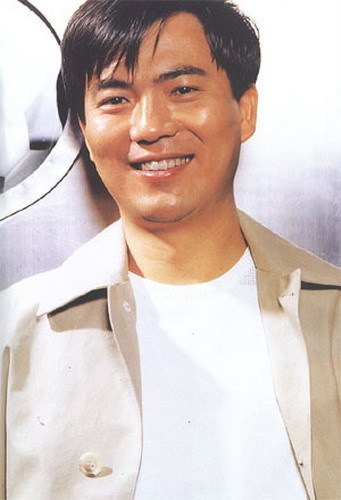 央视著名体育主持人黄健翔：离婚15年，现在生活状况怎样？