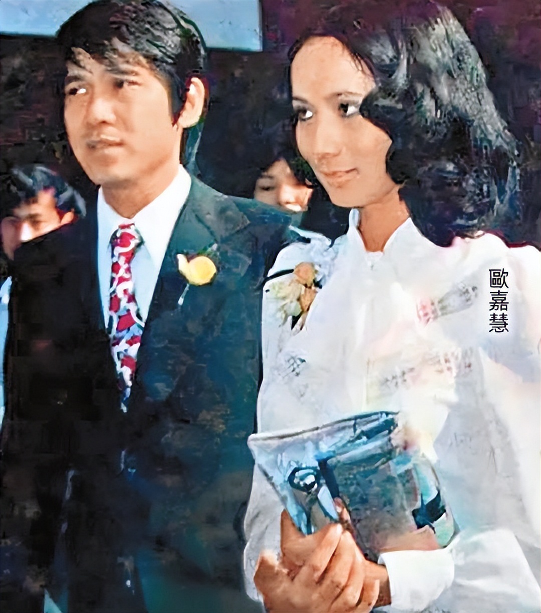 霍英东追不到，却转头嫁渣男，TVB大姐大汪明荃曾被她薅着头发打