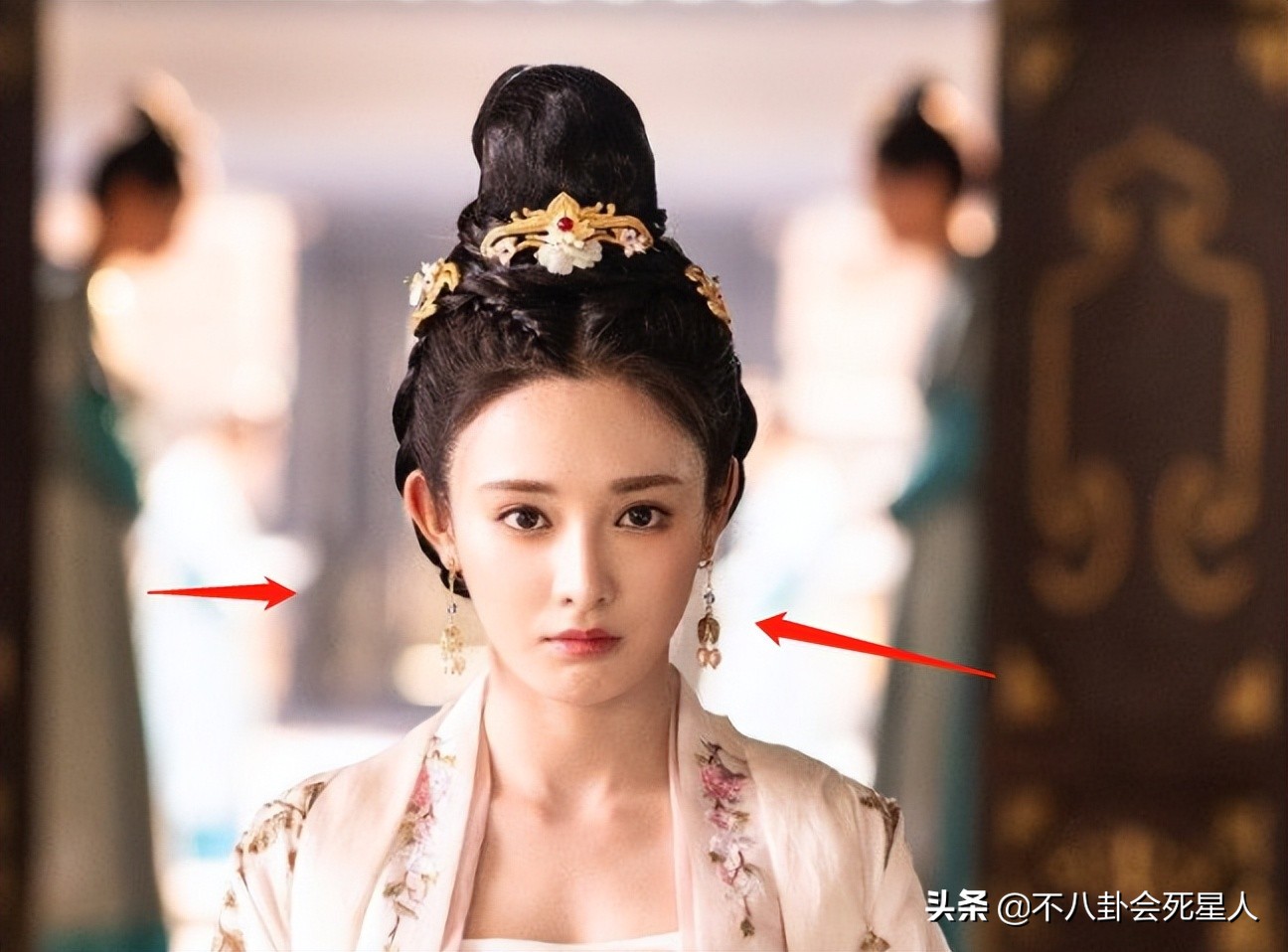 娱乐圈“一眼美人”太多了，全靠妆容造型加持，样貌缺点很明显