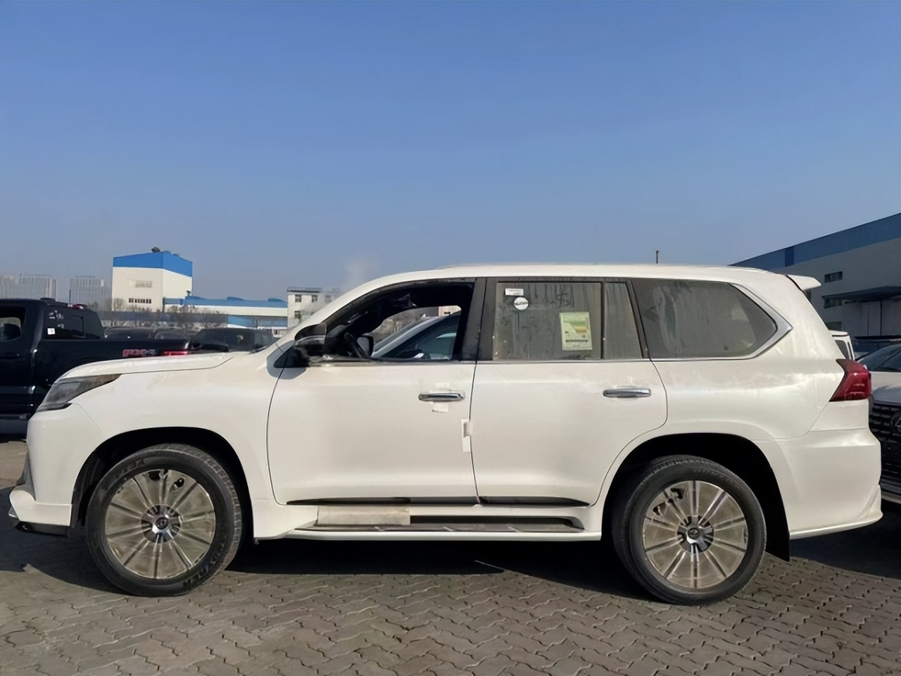 2021款雷克萨斯lx570s中东限量版实拍