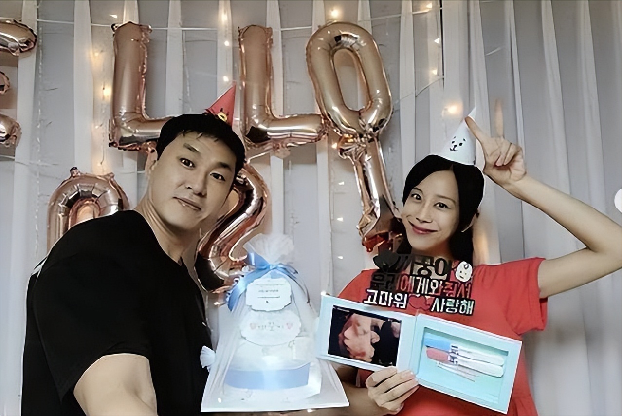 约会三周就闪婚，赵敏雅被家暴惊动警察，曾发短信向前男友求救