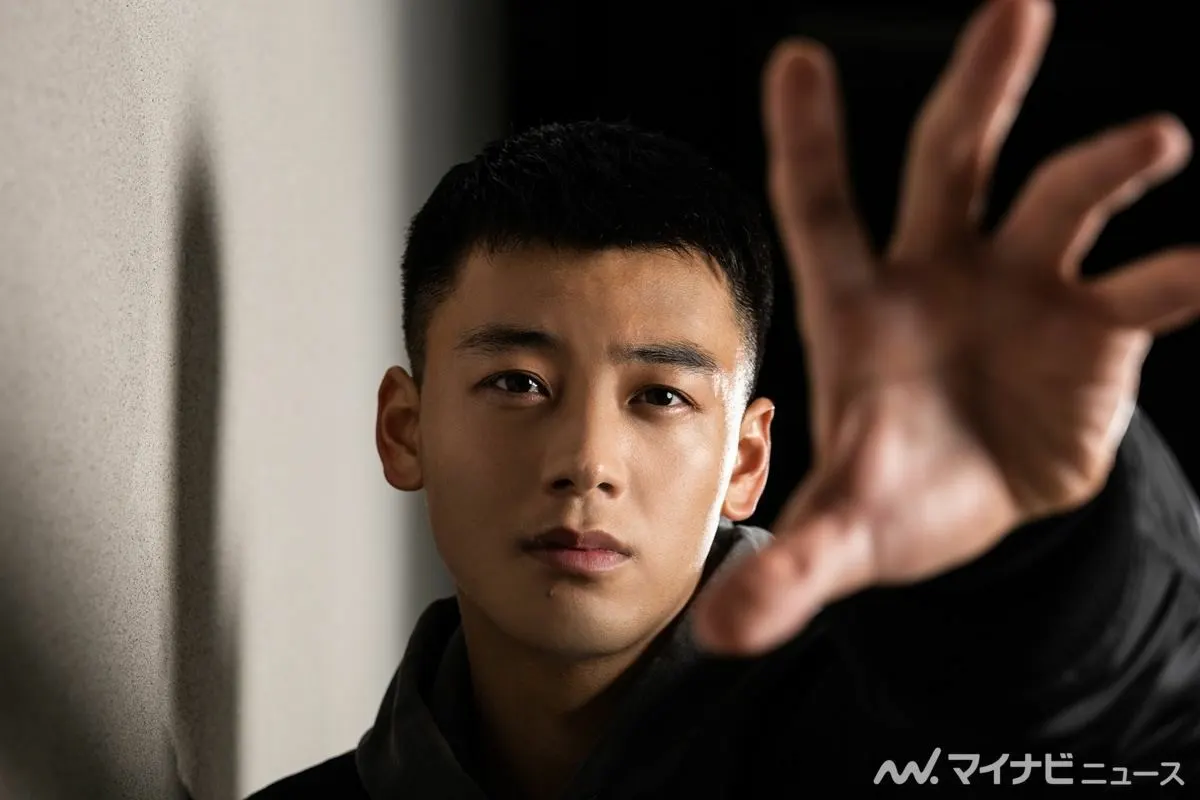 竹内凉真出席《六本木class》拍摄发布会：为角色改换新发型