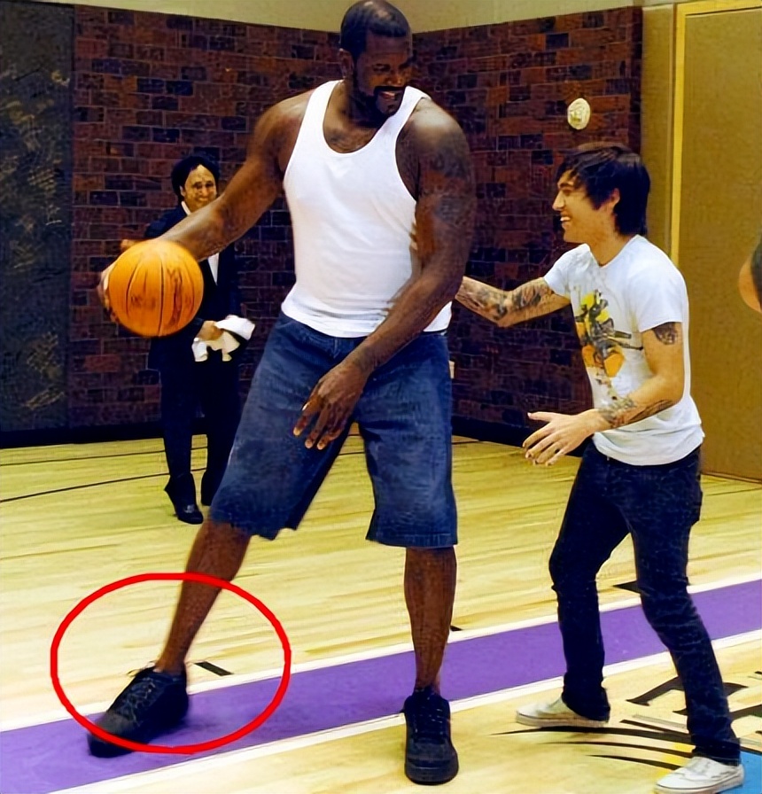 nba球员为什么腿细（选100次都是状元的奥尼尔 天赋有多离谱？小腿细到令女生羡慕）-华海博客