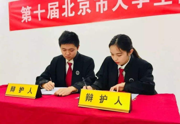 毕业多年后才醒悟，公务员和律师差距过于明显，不只是薪资待遇