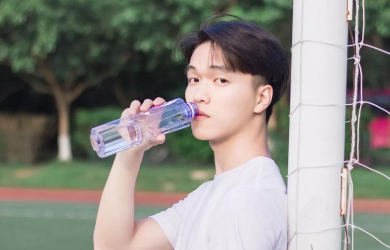 这就是世界的参差吗？大学“课程表”已经出炉，旱得旱涝得涝