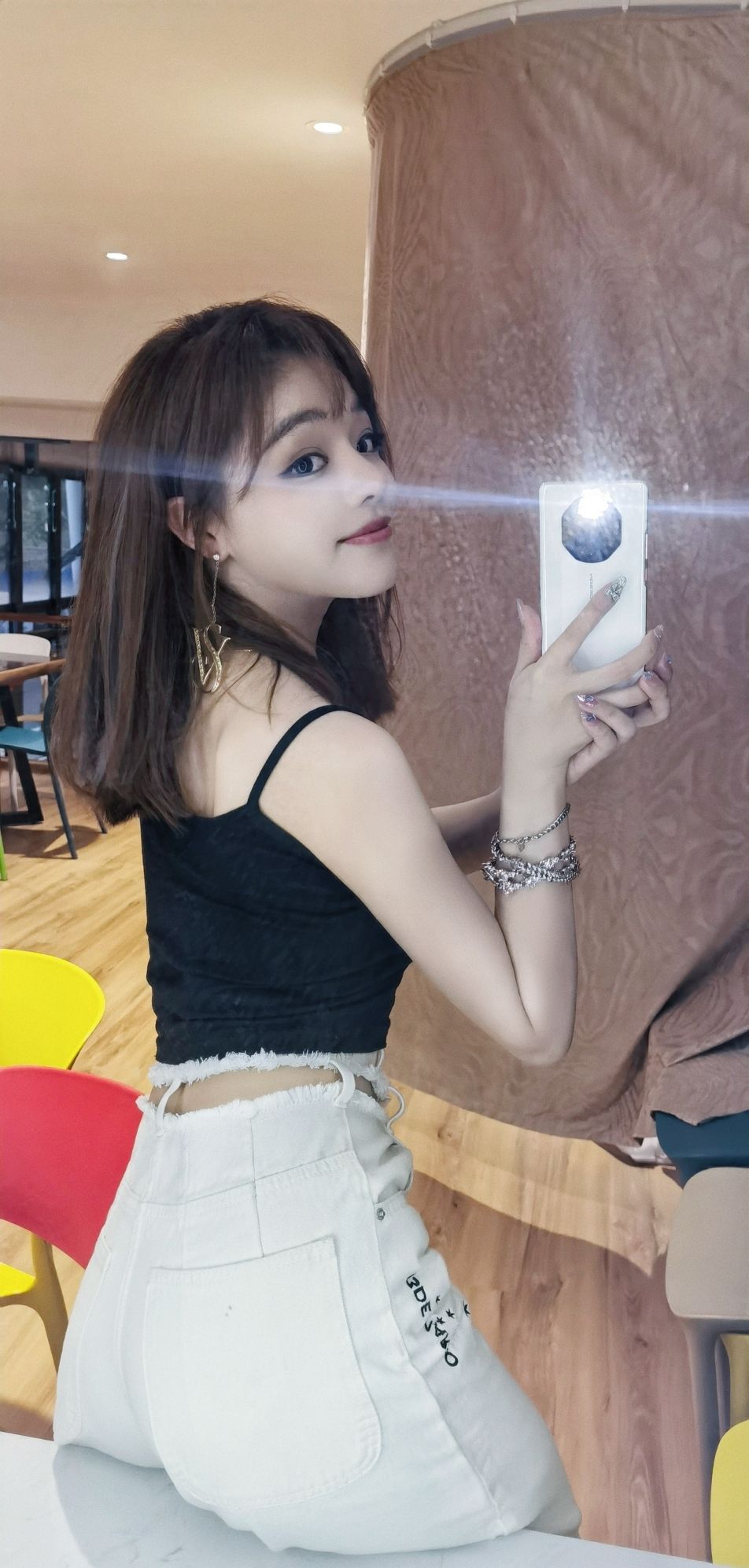 网友自制流行女歌手段位图,邓紫棋排名不上不下,黄霄云未来可期