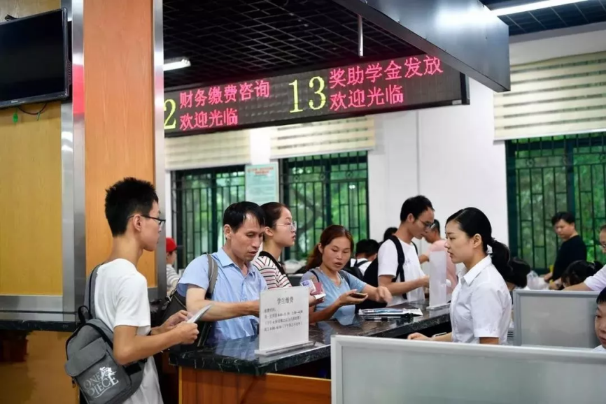 羡慕！湖北这所高校为学生提供3000个岗位，每年发放奖助学金近2000万！