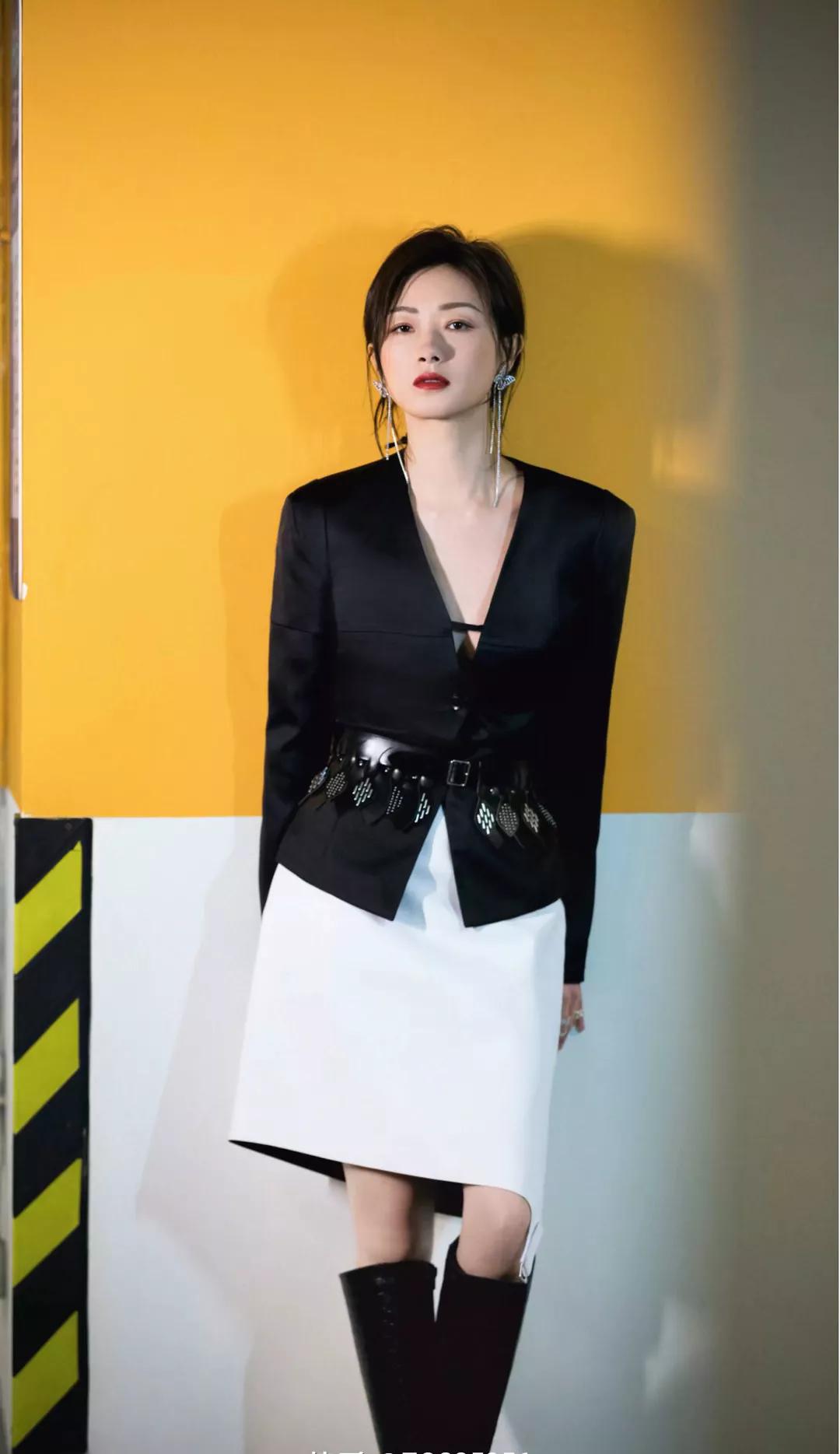 明星俏佳人：万茜最新各种穿搭，漂亮时尚，魅力无限