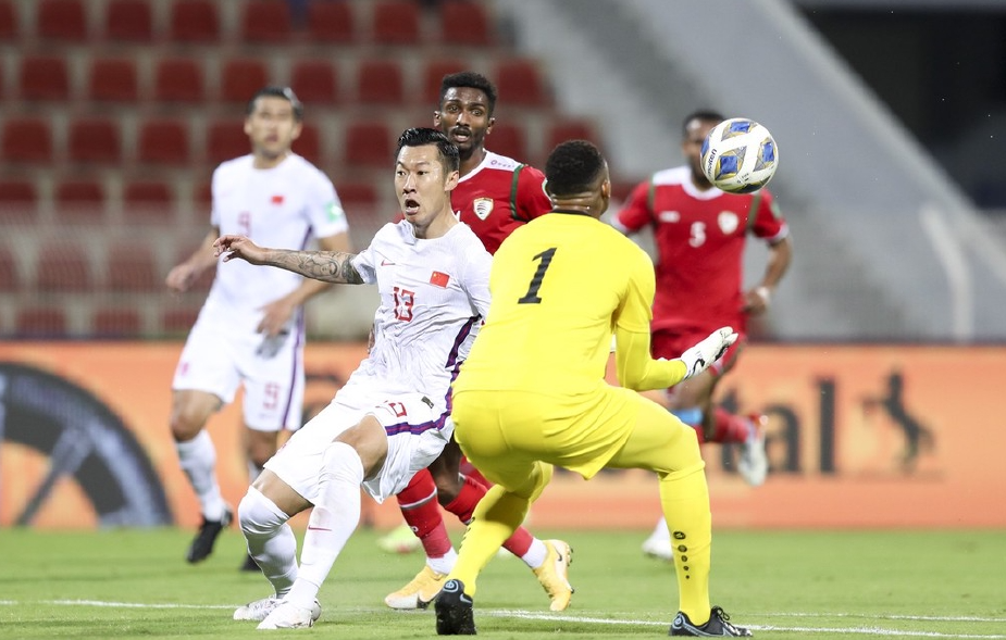 中国国足为什么没进世界杯（国足没进世界杯的真相！听了卡塔尔教练赛后采访，李铁脸红吗？）