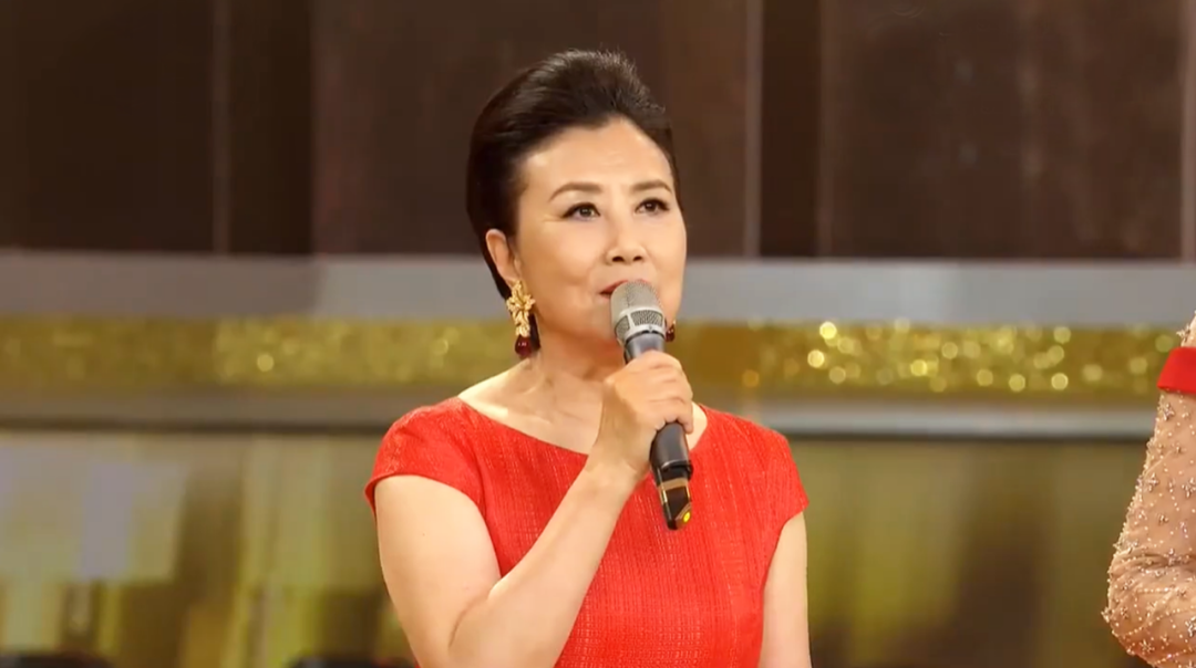 七一晚会15位女星一道风景线：汪明荃牡丹裙华贵，孟庆旸又出圈了