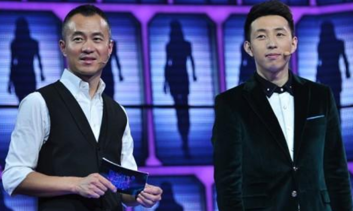 8位红极一时的央视主持人现状，61岁未婚，直播带货，身家过亿