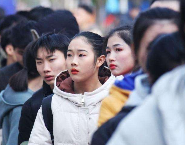 浙江“首场高考”成绩出炉，外省考生羡慕，浙江考生有苦说不出