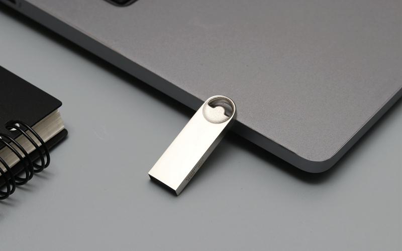 全金属机身，小身材大容量 aigo U盘USB3.2高速体验