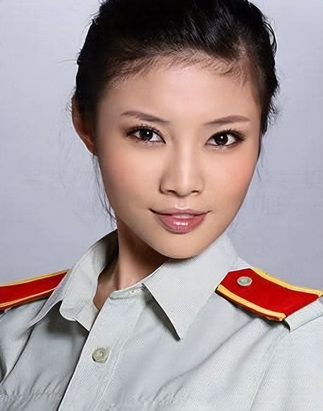同为军艺出身，这12个女星命运不同：有人视后大满贯，有人被唾弃