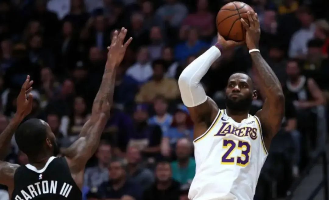 詹姆斯为什么离开nba（陨落王座，谈谈低迷的勒布朗-詹姆斯）