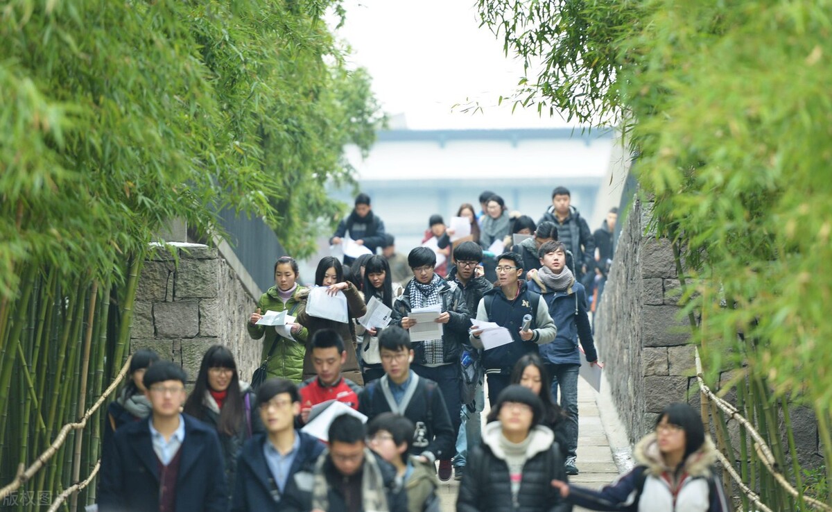 中国美术学院校考22日开始报名，2022年招生简章释放了哪些信息？