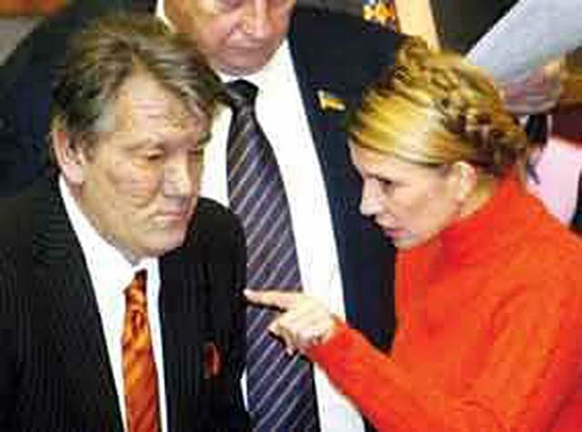 2011年季莫申科被曝牢房内与律师有染，乌监狱系统高官：视频真实