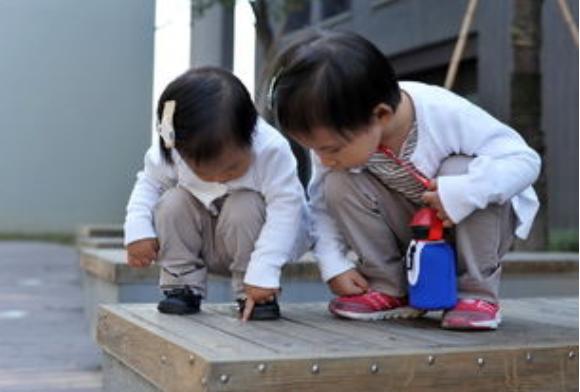 “生二胎好让老大有个伴？”催生的最大谎言，不过是多个亲戚而已