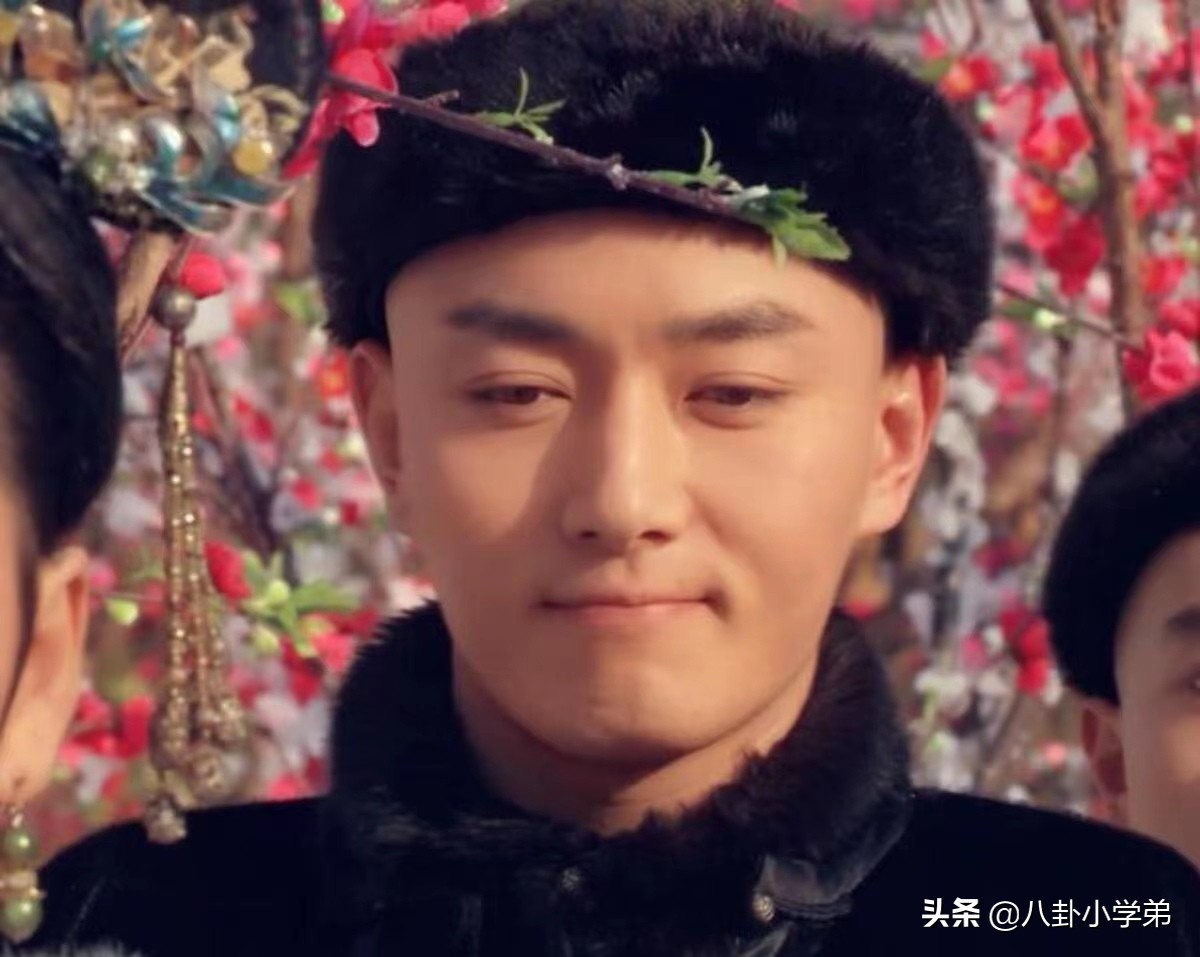 之间感情戏的一大原因,很多观众吐槽温实初的长相似乎更适合演十七爷