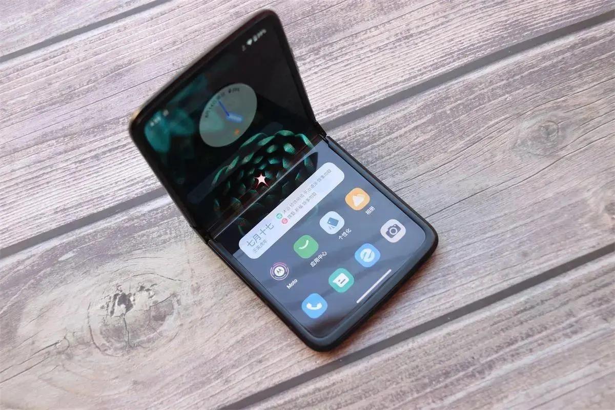 发布七个月大降价!联想折叠屏手机,12gb 512gb顶配版仅5508元!