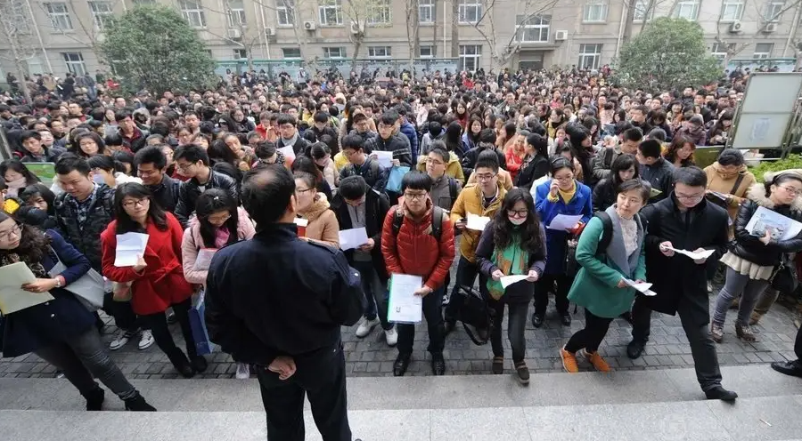 “大幅度擴招”公務員，但限制這幾類人報考，有想法的考生先了解