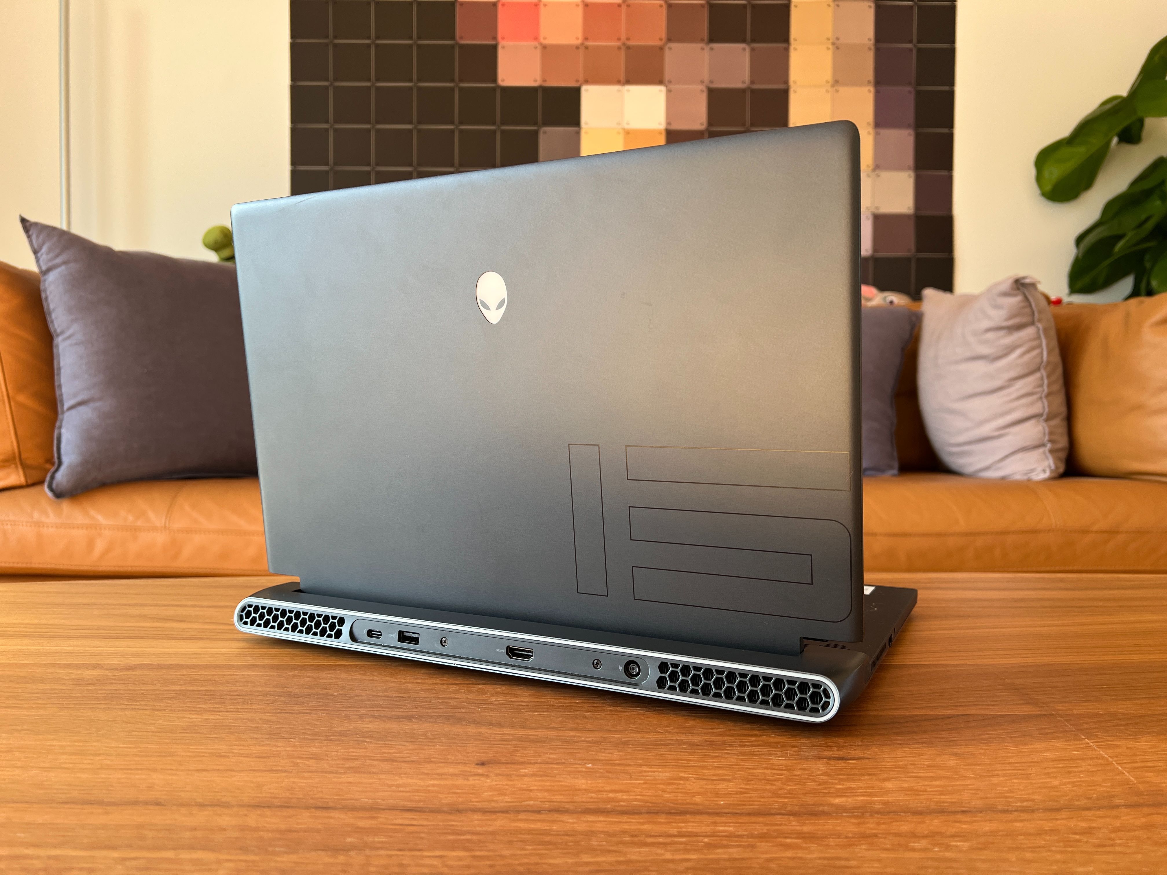 外星人m15r6值得买吗(游戏本天花板外星人系列讲解)