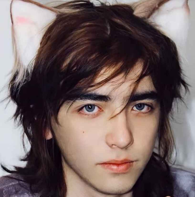 清华大学混血学霸走红，长相帅气又有才华，女同学看后很是心动