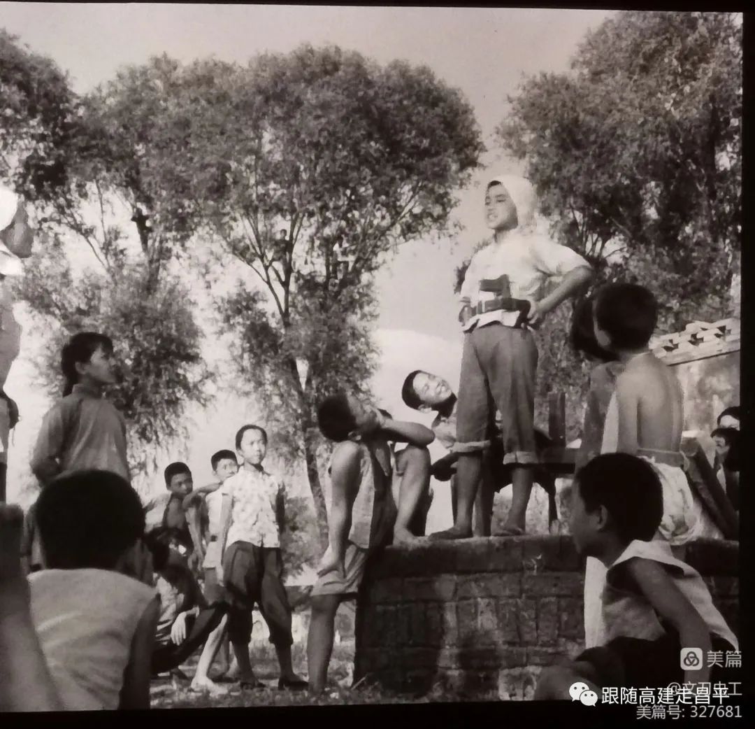 由著名导演执导的三部影片中的昌平沙河镇的影像