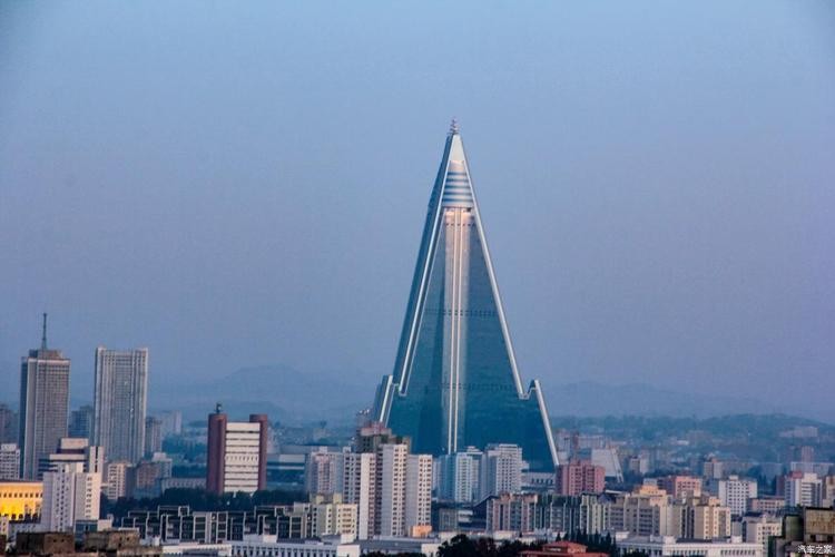 朝鲜为什么那么穷(朝鲜其实并不穷？花费7.5亿，耗时三十年建一座烂尾楼？)