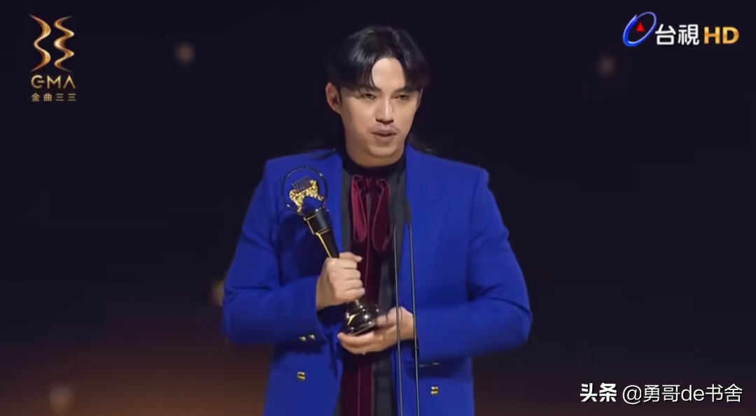 今年最大黑马歌手，非他莫属