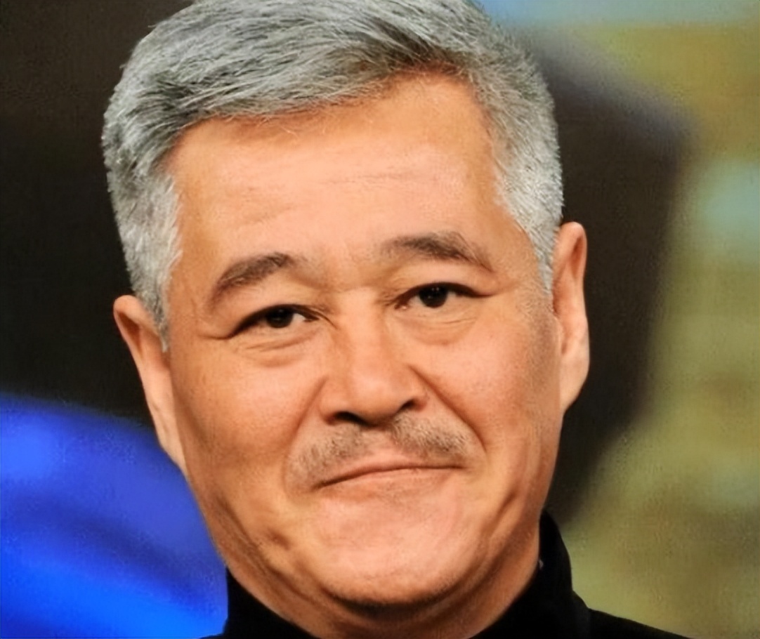 皮长山直播辞去《乡爱》总导演职务,并怒斥赵本山徒弟耍大牌