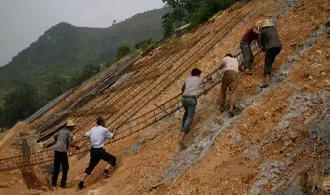 公路路基边坡坍塌的防治措施