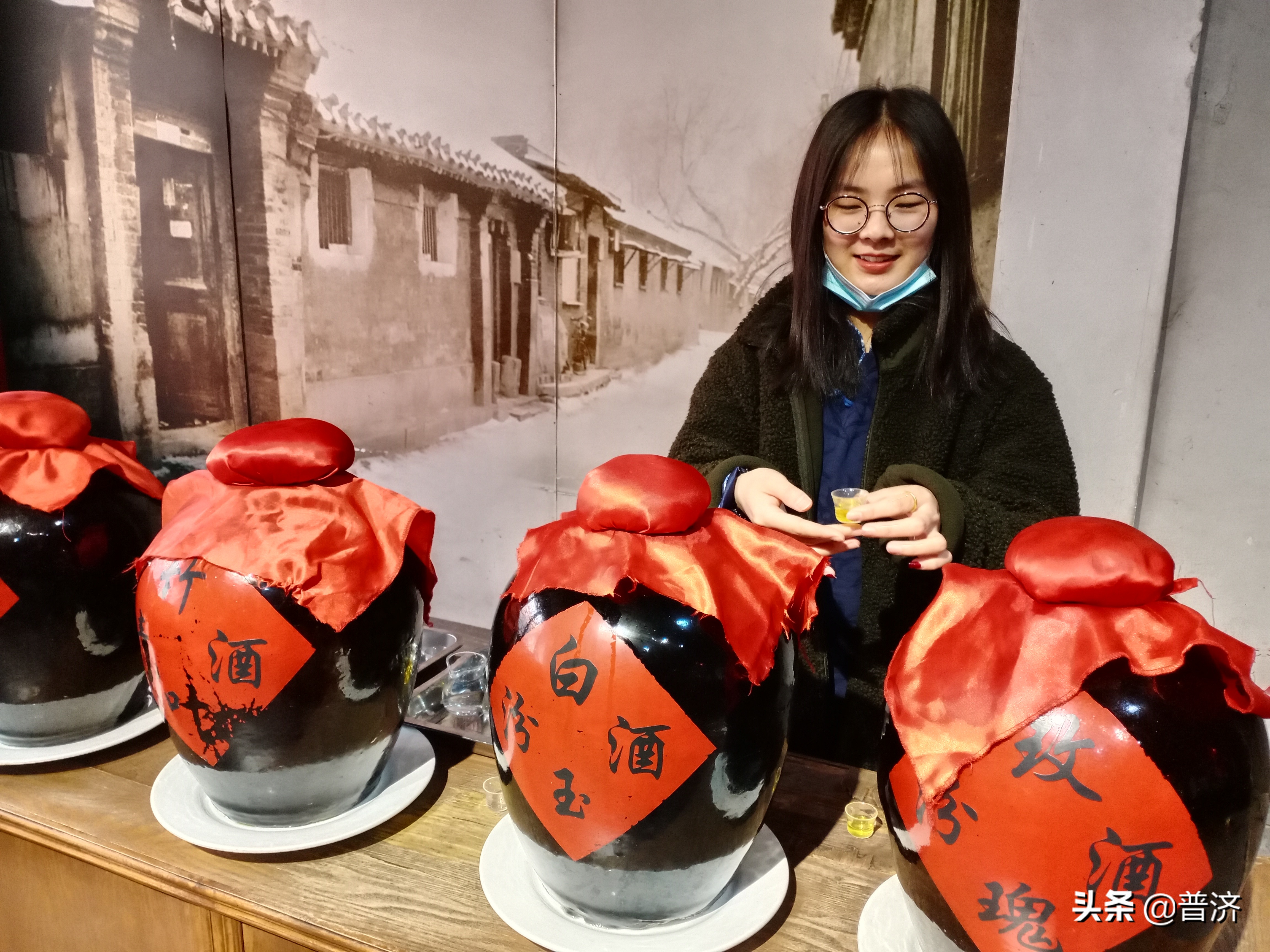 过年该撸哪样酒，没钱别想买茅台，大厂嫡系也有高质价低口粮酒？