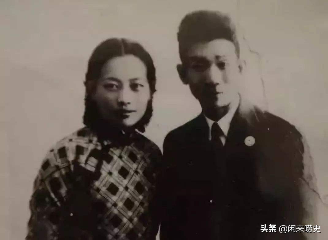 1942年，郁达夫避难苏门答腊，改姓名，开酒厂，被迫给日军当翻译