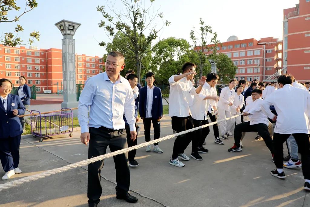 「曲塘中學」距離高考30天,拔河減壓