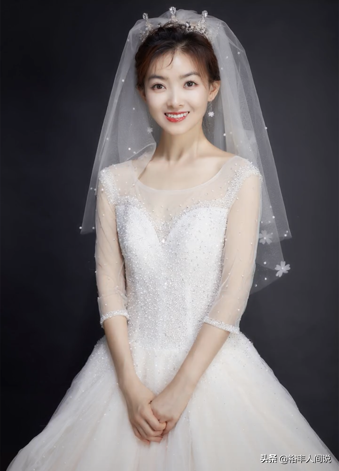 恭喜！36岁央视记者王京京官宣结婚，曾是山东电台的颜值代表