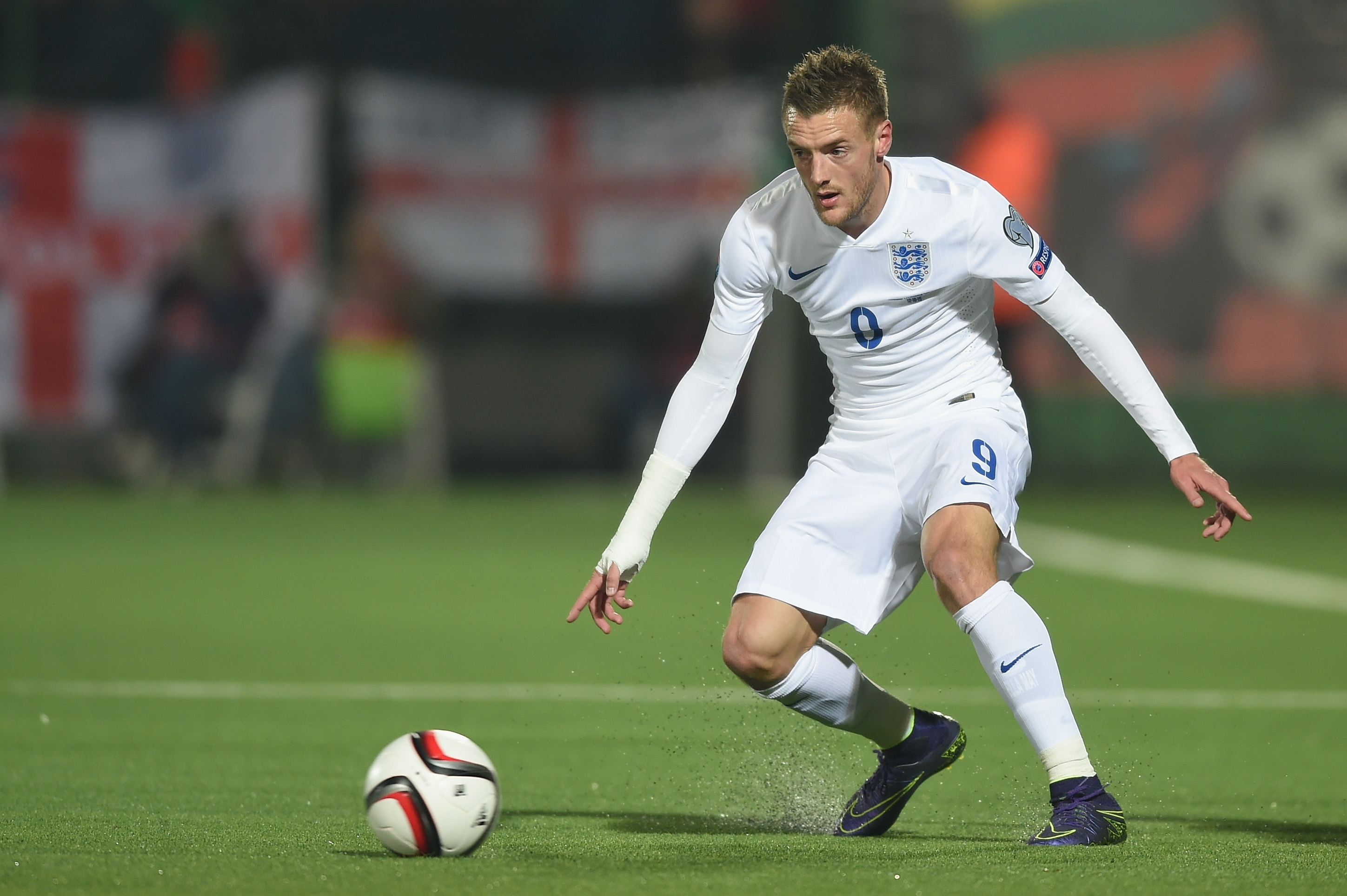 35岁草根传奇不服老,拥10年莱斯特城生涯)