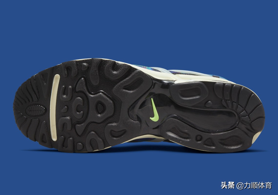 Nike Air Kukini 采用像素化改造