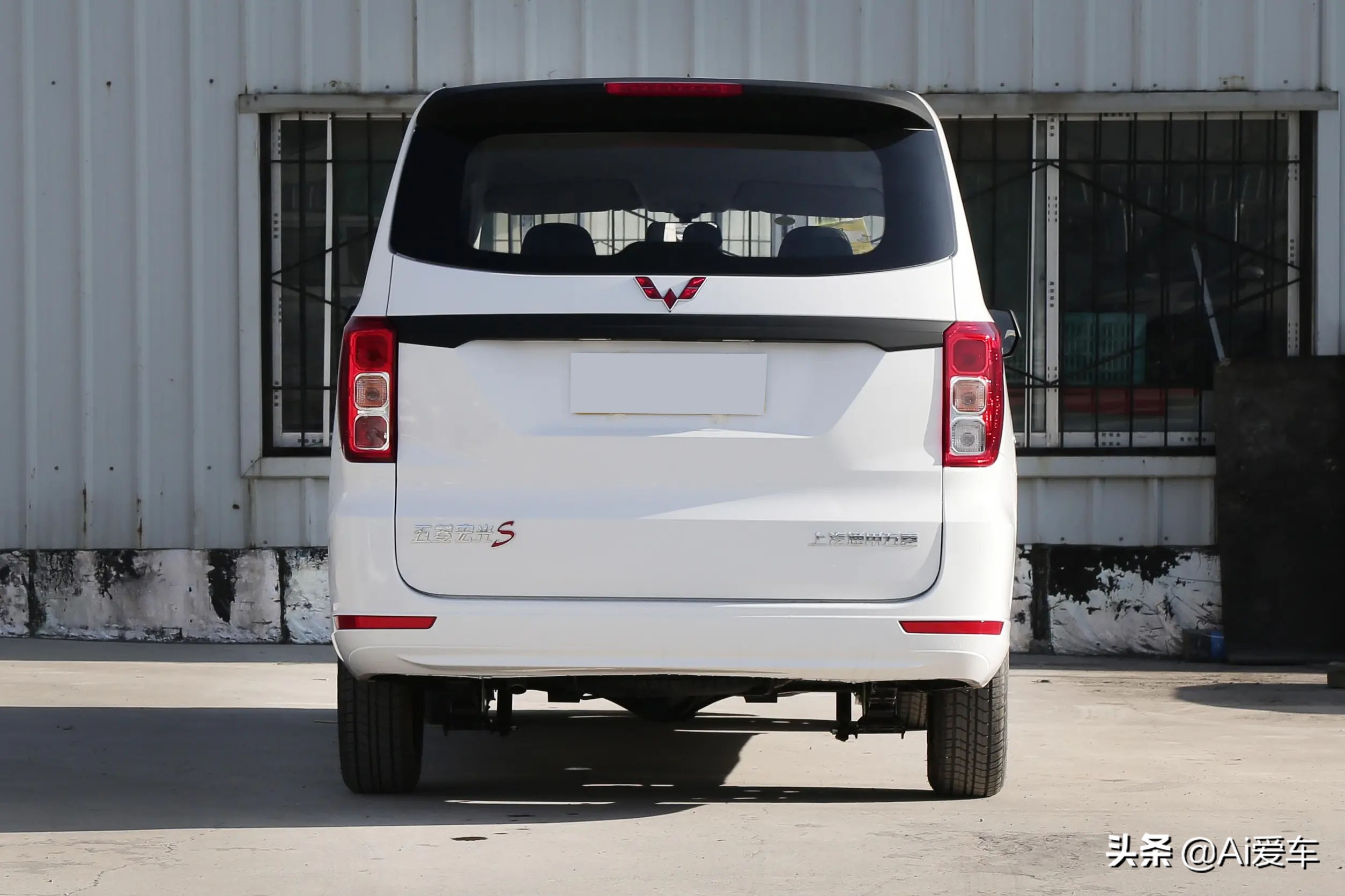 可漂移的小微面,便宜大空间,低油耗的后驱好车,带你看五菱宏光