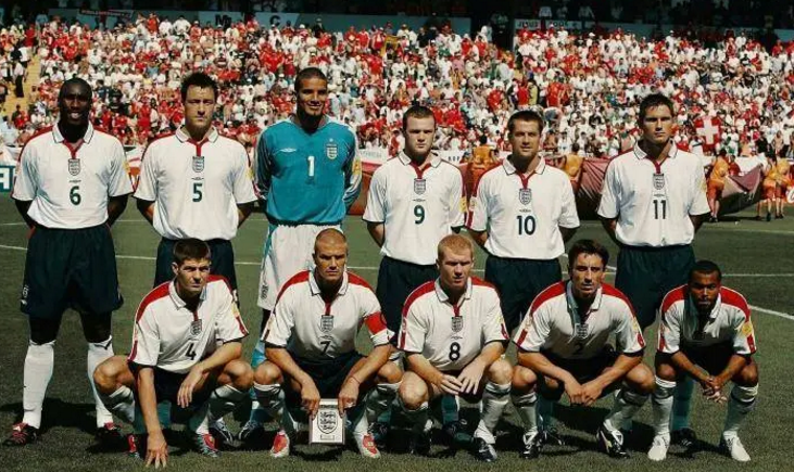 2004世界杯在哪个国家举行（2004年欧洲杯：冷门与颠覆齐飞，青春共激情一色）