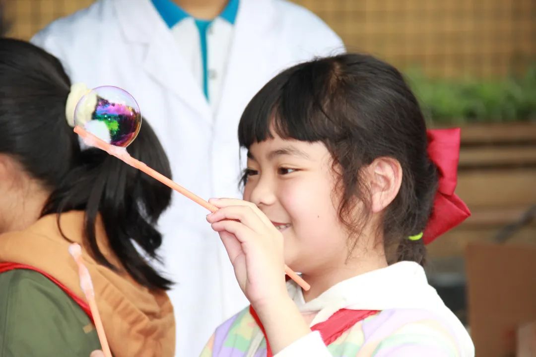 九江小学开展“科技浸润童心，创新点亮未来”主题校园科技节