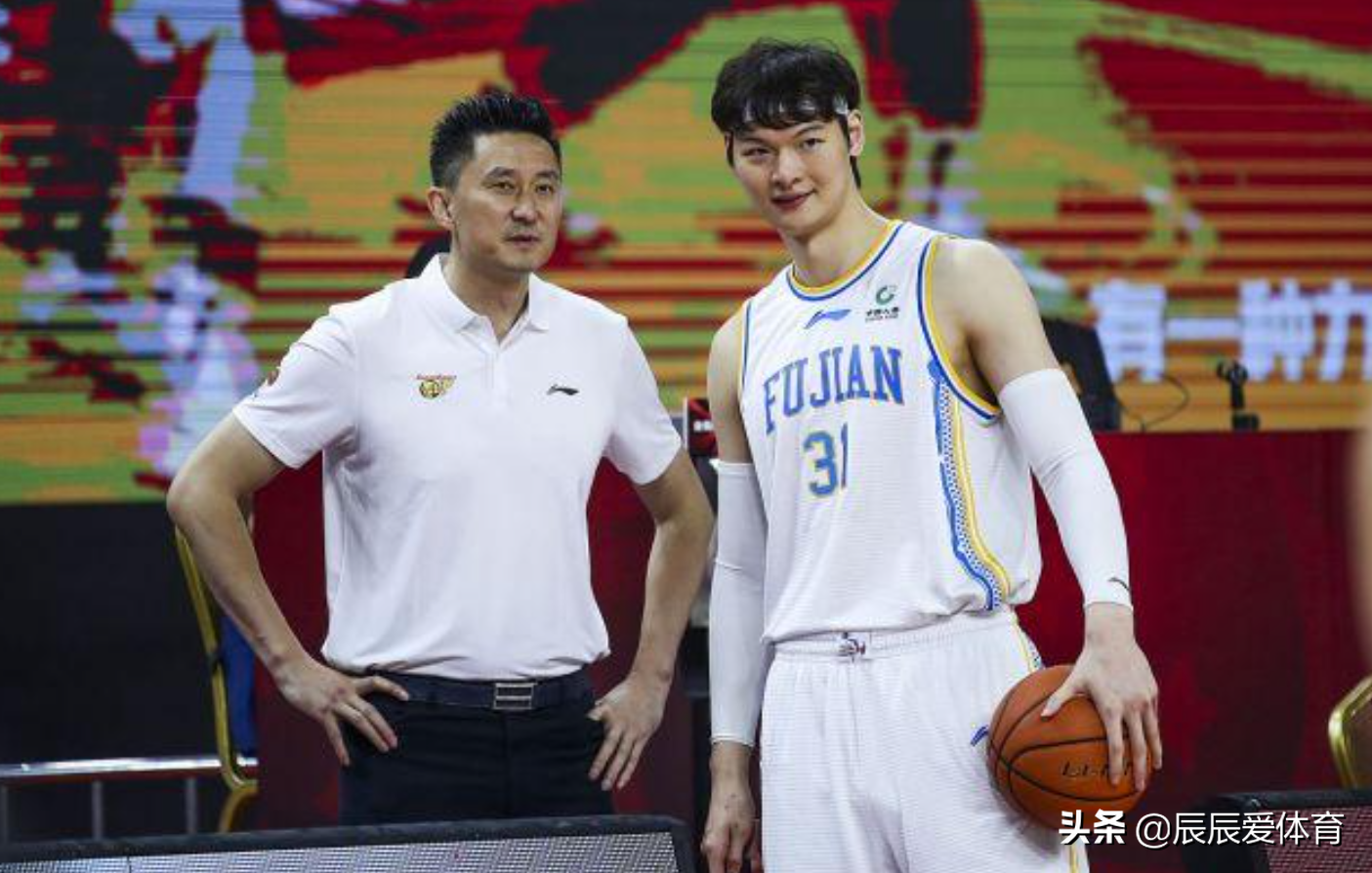 cba王哲林去哪里(CBA：王哲林离开中国男篮，威姆斯确定离开广东，朱荣振回归山东)